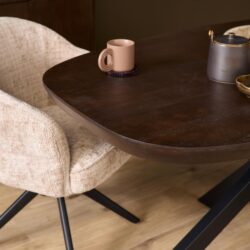 Detail tafelblad Madison Brown, bruine kleur