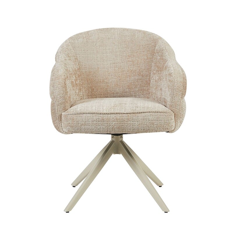 Comfortabele draaibare eetkamerstoel Bella in beige stof met zandkleurige poten, perfect voor moderne eetkamers en zithoeken.