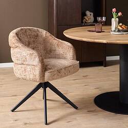 Comfortabele Eetkamerstoel Bella in Cinnamon met zwarte poot en armleuningen, perfect voor een stijlvolle en gezellige eethoek.