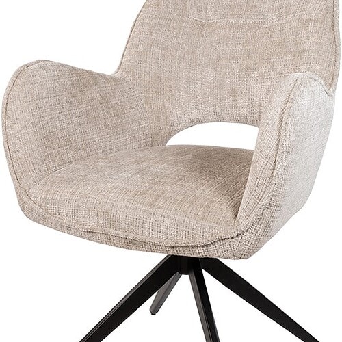 Comfortabele beige lounge stoel met zachte bekleding en zwarte houten poten, ideaal voor moderne woonruimtes en ontspanning.