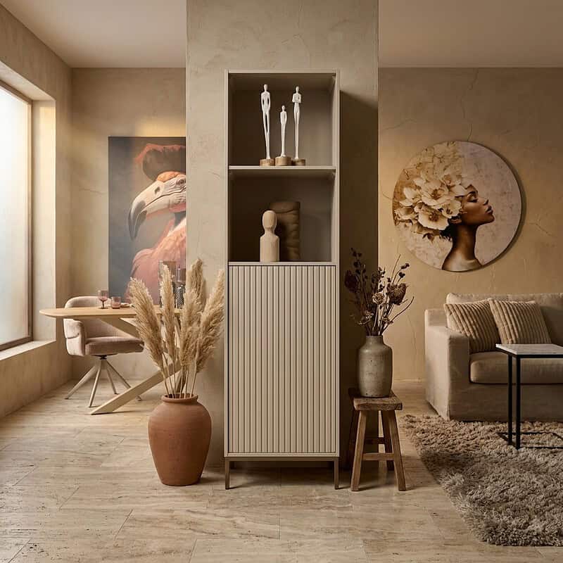 Das moderne Bücherregal Madison Sand ist 55 cm breit und eignet sich perfekt als stilvolle Aufbewahrungsmöglichkeit für jedes Wohnzimmer oder Büro. Es besteht aus hochwertigem Material und besticht durch eine elegante Verarbeitung.