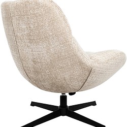 Comfortabele Mokana lounge stoel met beige stoffen bekleding en draaibaar onderstel, perfect voor moderne woonruimtes en ontspanning.