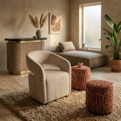 Eetkamerstoel Vixen natural linear in beige met armleuning en elegant design