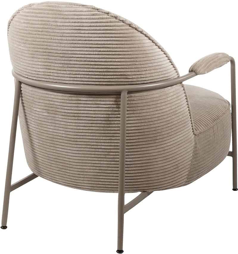 Luxe lounge stoel met ribbelstof bekleding en metalen frame, perfect voor moderne woonruimtes en comfortabele ontspanning.