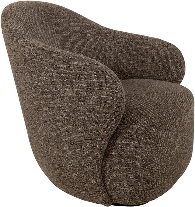 Comfortabele, moderne boho lounge fauteuil met zachte, geweven stof in bruintinten, perfect voor een gezellige zithoek of woonkamer.