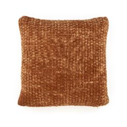 Bruin gestoffeerd kussen met textuur, perfect voor woonkamer of slaapkamer.