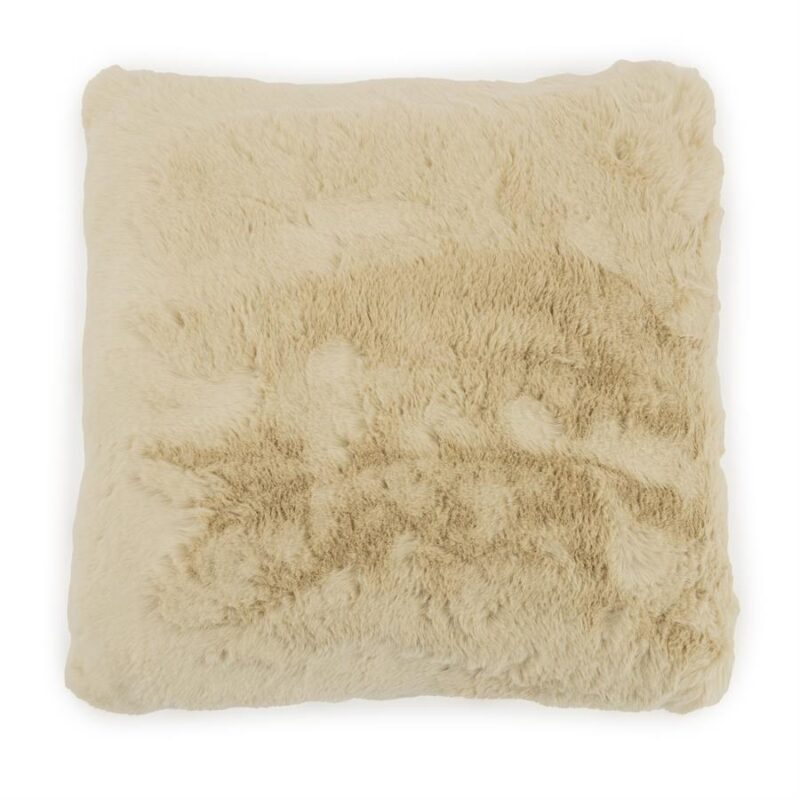 Zacht beige kunstbont vloerkleed voor een warme en gezellige sfeer in huis. Perfect voor woonkamer, slaapkamer of zithoek, voegt luxe en comfort toe aan elk interieur.