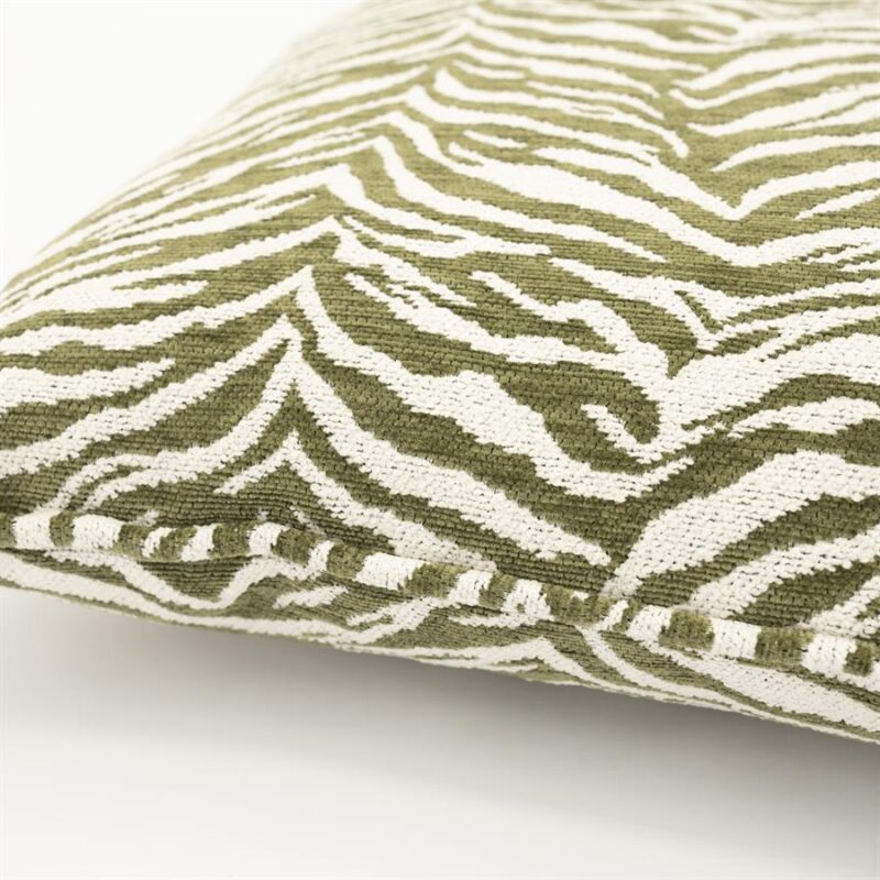 Decoratief zebra gestreept sierkussen in groen en wit, perfect voor een moderne woonkamer of slaapkamer. Gemaakt van hoogwaardige stoffen voor comfort en stijl.