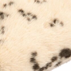 Detail van een zebra vacht met witte en zwarte strepen, geschikt voor meubelstoffen en decoratie.