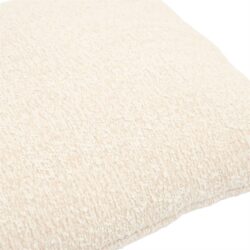 sierkussen-bayo-beige-textuur-detail Detail van de zachte textuur van het beige Bayo sierkussen in polyester en viscose