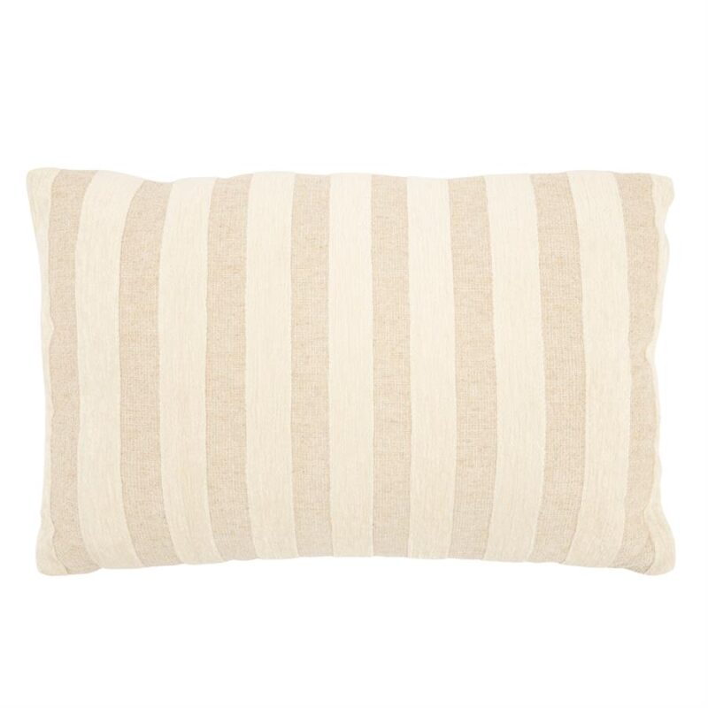 Kussen met strepen, gemaakt van natuurlijke stoffen, perfect voor een gezellige en rustgevende sfeer in huis. Ideaal voor banken, stoelen of als decoratief accent.