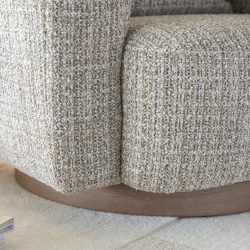 Fauteuil Jordan Taupe Asti, van Eleonora, detailfoto 3
