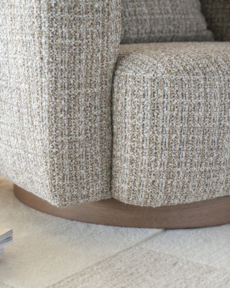 Fauteuil Jordan Taupe Asti, van Eleonora, detailfoto 3