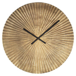 Moderne gouden wandklok met een unieke textuur en zwart uurwerk, perfect voor een stijlvolle en eigentijdse interieurdecoratie. Geschikt voor woonkamer, kantoor of slaapkamer.