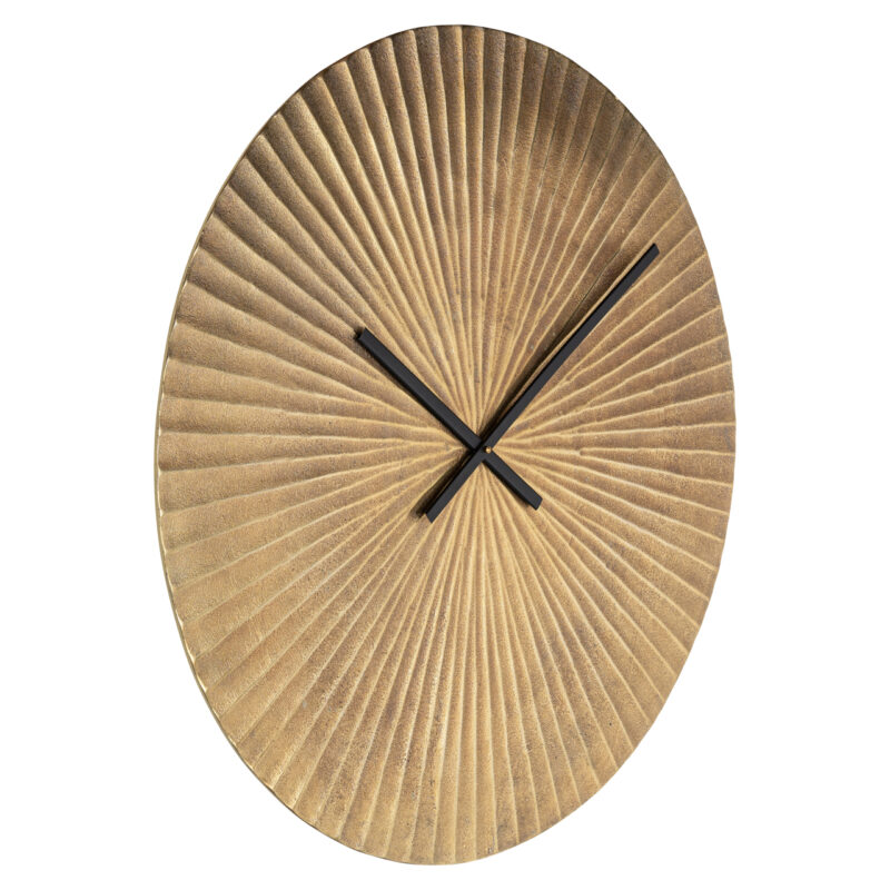 Unieke houten wandklok met een opvallende, textuurrijke afwerking, perfect voor moderne interieurdecoratie en stijlvolle woonruimtes.