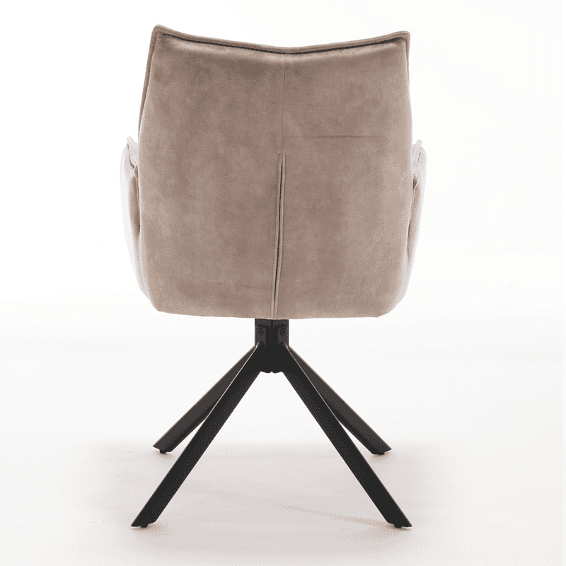 Comfortabele beige velvet eetkamerstoel Dani met armleuning, moderne uitstraling, stevige zwarte poten, perfect voor eetkamer of vergaderruimte.