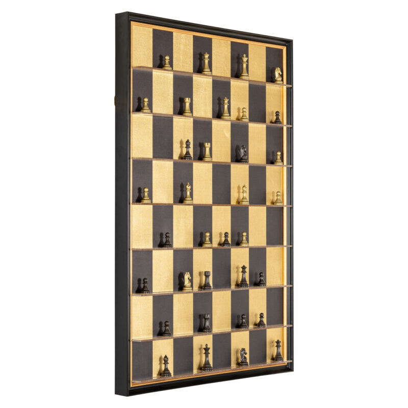 Detail van wall art Nala gouden en zwarte schaakvelden met driedimensionaal effect