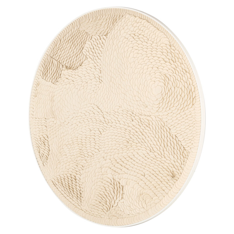 Wall art Flow wit zilver gepresenteerd in modern interieur setting