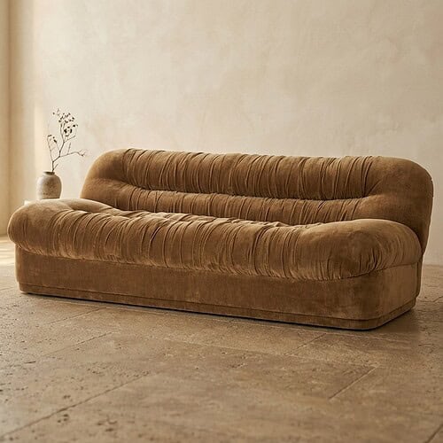Luxuriöses Sofa von Mokana mit weicher Polsterung und modernem Design – perfekt für ein elegantes Wohnzimmer.