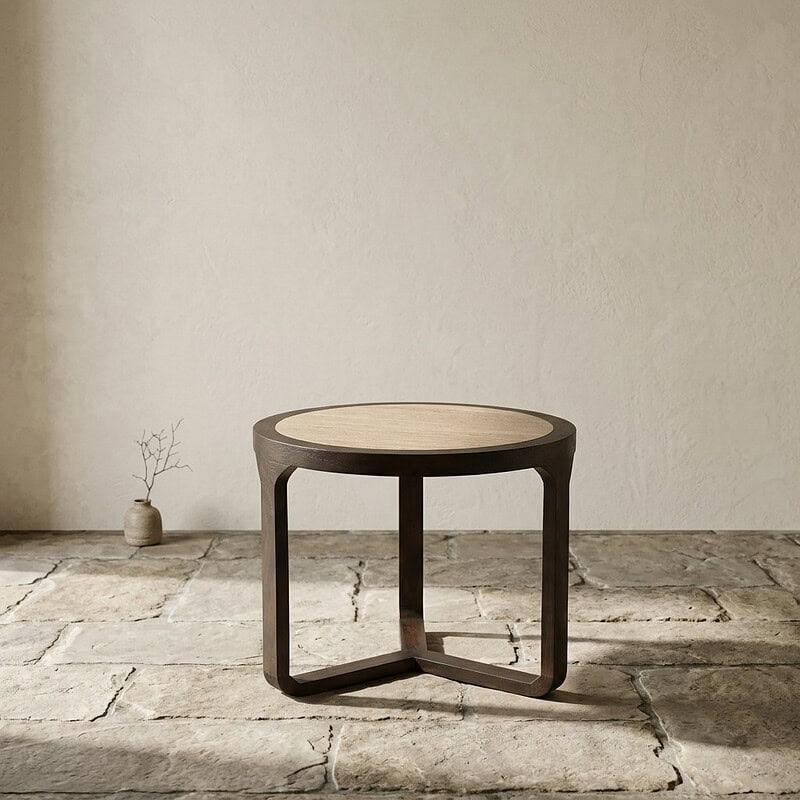 Moderne houten eettafel met metalen frame, perfect voor een eigentijdse eetkamer of woonkamer. Duurzaam en stijlvol meubelstuk voor dagelijks gebruik.