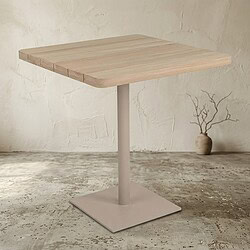 Moderne houten eettafel met metalen voet, perfect voor een minimalistisch interieur, gemaakt door Mokana Meubelen.
