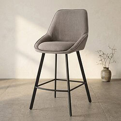 Moderne houten barkruk met gestoffeerde zitting en zwarte poten, perfect voor keukeneilanden en bars. Elegant design en comfortabele zitervaring.