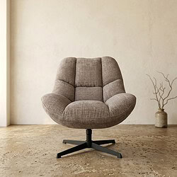 Comfortabele moderne lounge fauteuil met zachte stoffen bekleding en ergonomisch ontwerp, perfect voor een stijlvolle woonkamer of kantoorruimte.