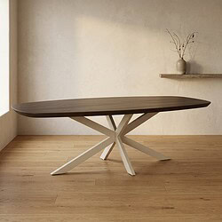 Moderne eettafel met houten blad en unieke X-vormige onderstel, perfect voor een eigentijdse eetkamer of woonruimte.