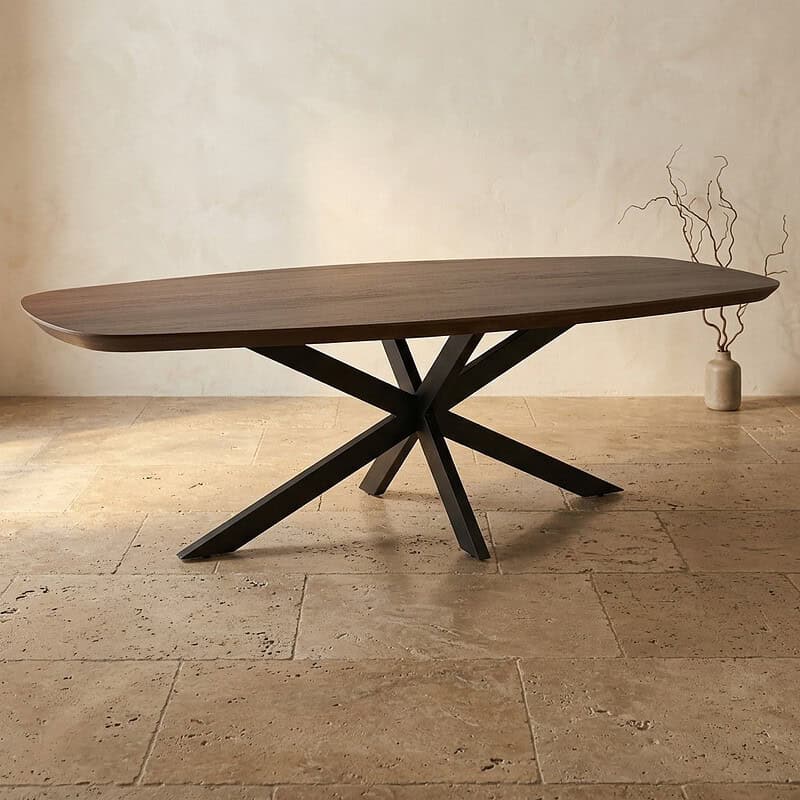 Moderne eettafel met houten blad en zwart metalen onderstel, perfect voor een stijlvolle eetkamer of woonruimte. Duurzaam en elegant design voor elke interieurstijl.