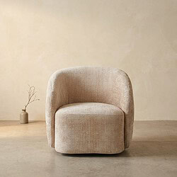 Beiger Sessel mit weicher Polsterung und runden Formen, ideal für ein modernes und gemütliches Wohnzimmer.