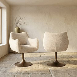 Moderne Mokana-Sessel in einem minimalistischen Wohnzimmer mit natürlichen Farbtönen und rustikalem Flair – perfekt für stilvolle und gemütliche Sitzecken.