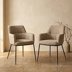 Modern Mokana meubelstoelen in een minimalistische interieurstijl Mokana-Stühle, modern und bequem, perfekt für ein stilvolles Wohnzimmer oder Büro. Hergestellt aus hochwertigen Materialien, mit klarem Design und schlanken Metallbeinen.