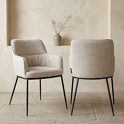 Modern stoffen eetkamerstoelen met zwarte metalen poten Elegante Esszimmerstühle aus Stoff mit bequemen Sitzflächen und schlanken schwarzen Metallbeinen – perfekt für ein modernes Esszimmer oder Wohnzimmer.