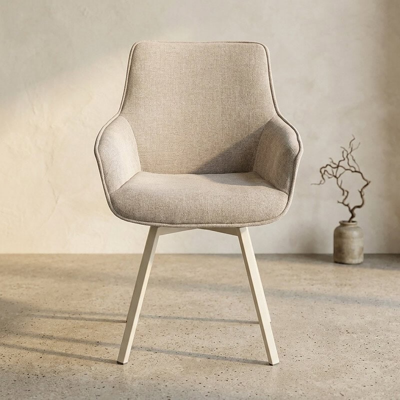 Moderne beige stoffen fauteuil met houten poten, perfect voor een stijlvolle en comfortabele zithoek in elk interieur.