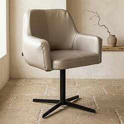 Luxe leren bureaustoel met draaibaar onderstel, perfect voor kantoor of thuiswerkplek, in een neutrale kleur en modern design.