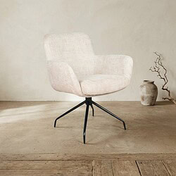 Moderne Mokana fauteuil met comfortabele bekleding en zwart metalen onderstel, perfect voor een stijlvolle woonkamer of kantoor.