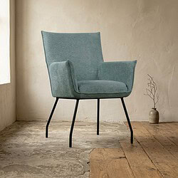 Bank met armleuningen en houten poten, perfect voor een modern interieur. Gemaakt van hoogwaardige materialen voor comfort en duurzaamheid.
