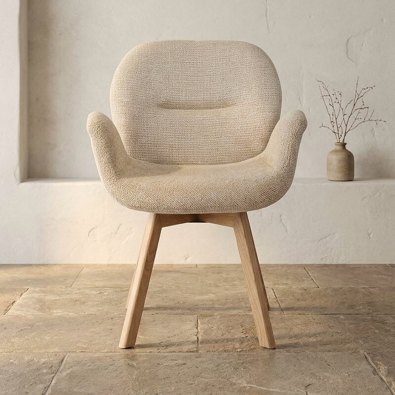 Houten lounge stoel met beige bekleding