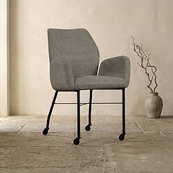 Moderne grijze lounge stoel met comfortabele armleuningen en wieltjes, perfect voor een stijlvolle en praktische zithoek in huis of kantoor.