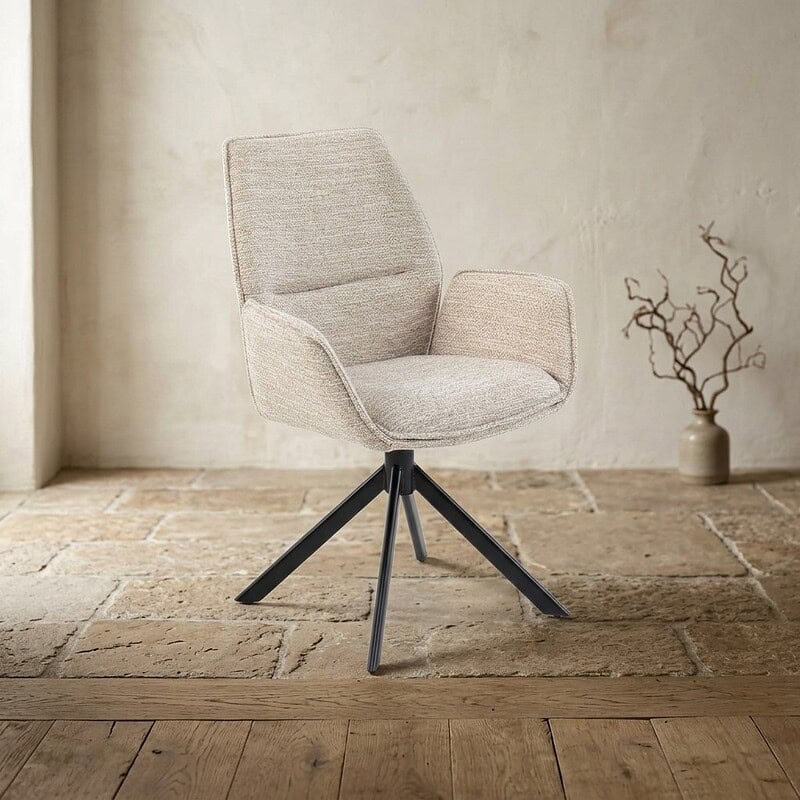 Hoge resolutie afbeelding van een stijlvolle, comfortabele stoel met een minimalistisch ontwerp, perfect voor moderne interieurs.