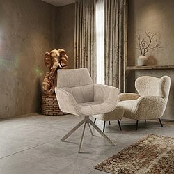 Luxe lounge fauteuil met comfortabele bekleding en modern design, perfect voor stijlvolle woonruimtes.