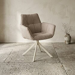 Moderne houten draaifauteuil met zachte bekleding, perfect voor een stijlvolle en comfortabele zithoek in huis.