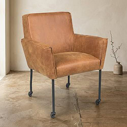 Vintage leren fauteuil met metalen poten, stijlvolle en comfortabele zitmeubel voor woonkamer of kantoor.