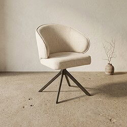 Moderne beige lounge stoel met houten tripod onderstel, perfect voor stijlvolle woonkamer inrichting en comfort.