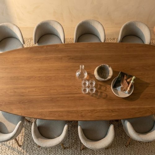 Eetkamertafel Bali, van Mokana Furniture, sfeerimpressie