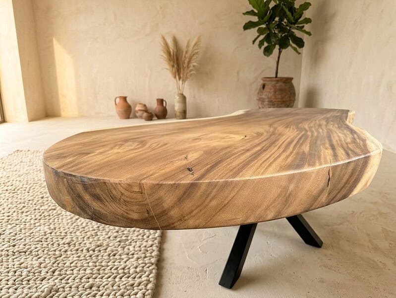 Eetkamertafel Organic Suar, van Sventerior, hoofdfoto