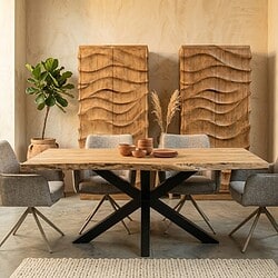 Eettafel boomstam Nando, van Mokana Furniture, hoofdfoto