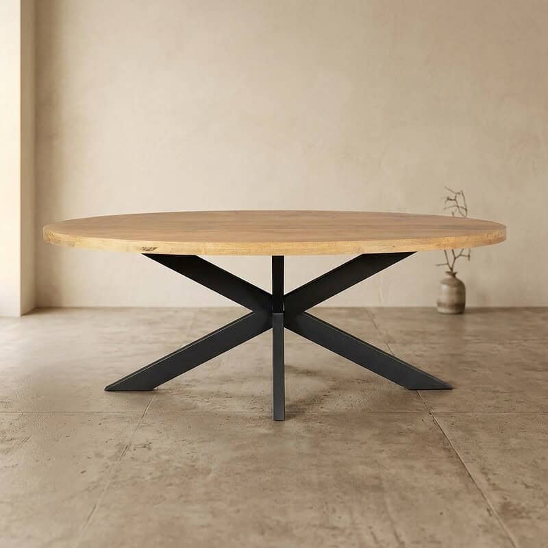 Moderne houten eettafel met zwart metalen onderstel, perfect voor een eigentijdse eetkamer of woonkamer, gecombineerd met natuurlijke en industriële stijlen.