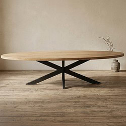Moderne eettafel met houten blad en zwart metalen onderstel, perfect voor een eigentijdse eetkamer of woonruimte.