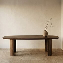 Massief houten eettafel met minimalistisch ontwerp en natuurlijke afwerking, perfect voor moderne en landelijke interieurs.